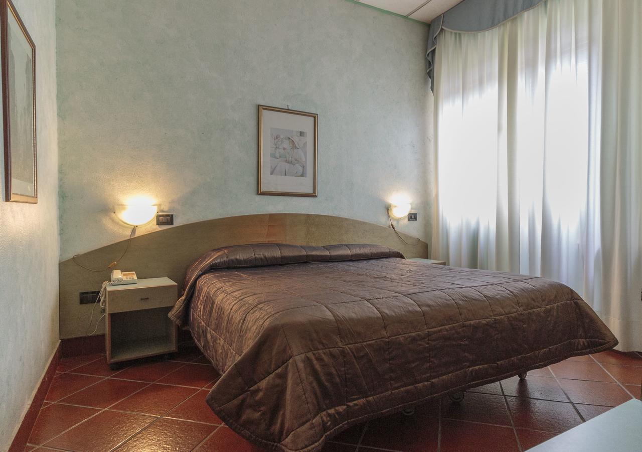 Hotel Il Telegrafo Melegnano Buitenkant foto
