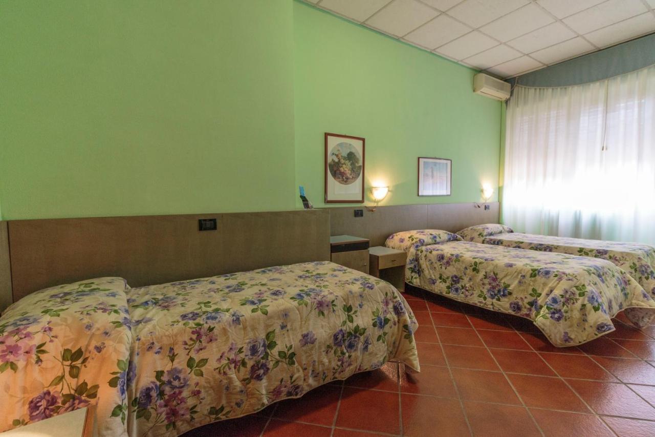 Hotel Il Telegrafo Melegnano Buitenkant foto